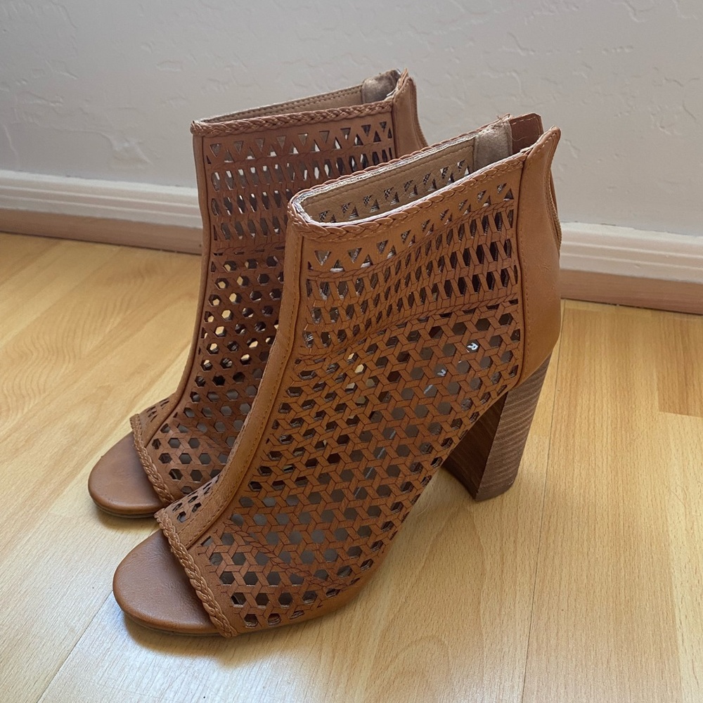 Open toed booties / heels
